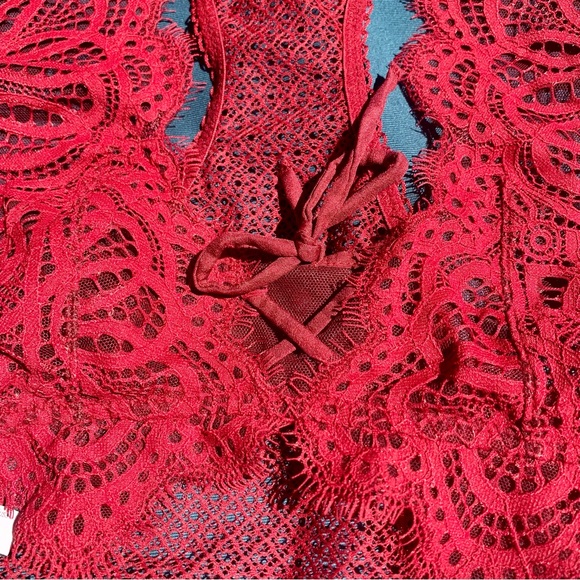 Lace lingerie sexy red bra from Victoria Secret - Picture 2 of 4